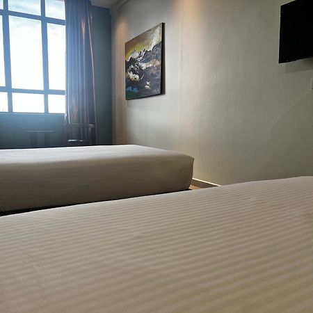 SiN LiEN HOTEL Kluang Extérieur photo