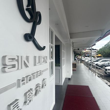 SiN LiEN HOTEL Kluang Extérieur photo